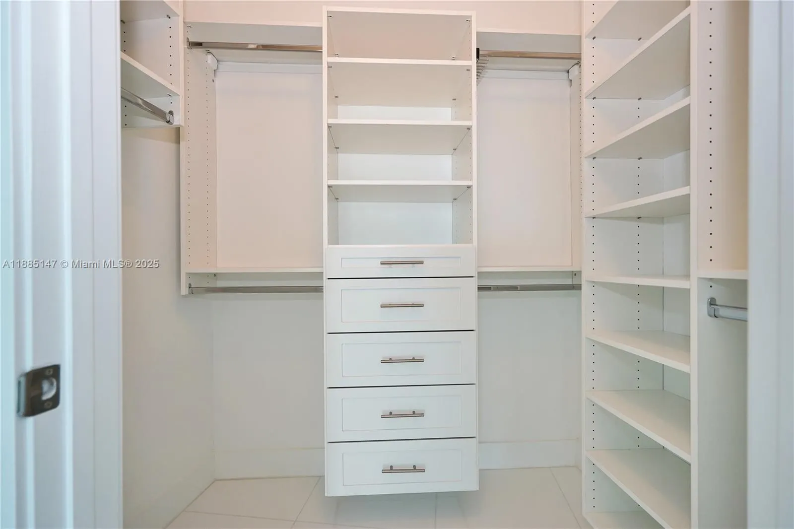 250 Sunny Isles Blvd, #3-705