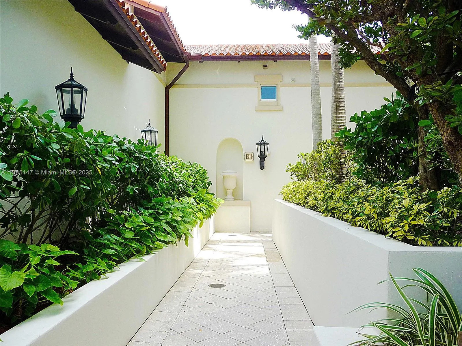 250 Sunny Isles Blvd, #3-705
