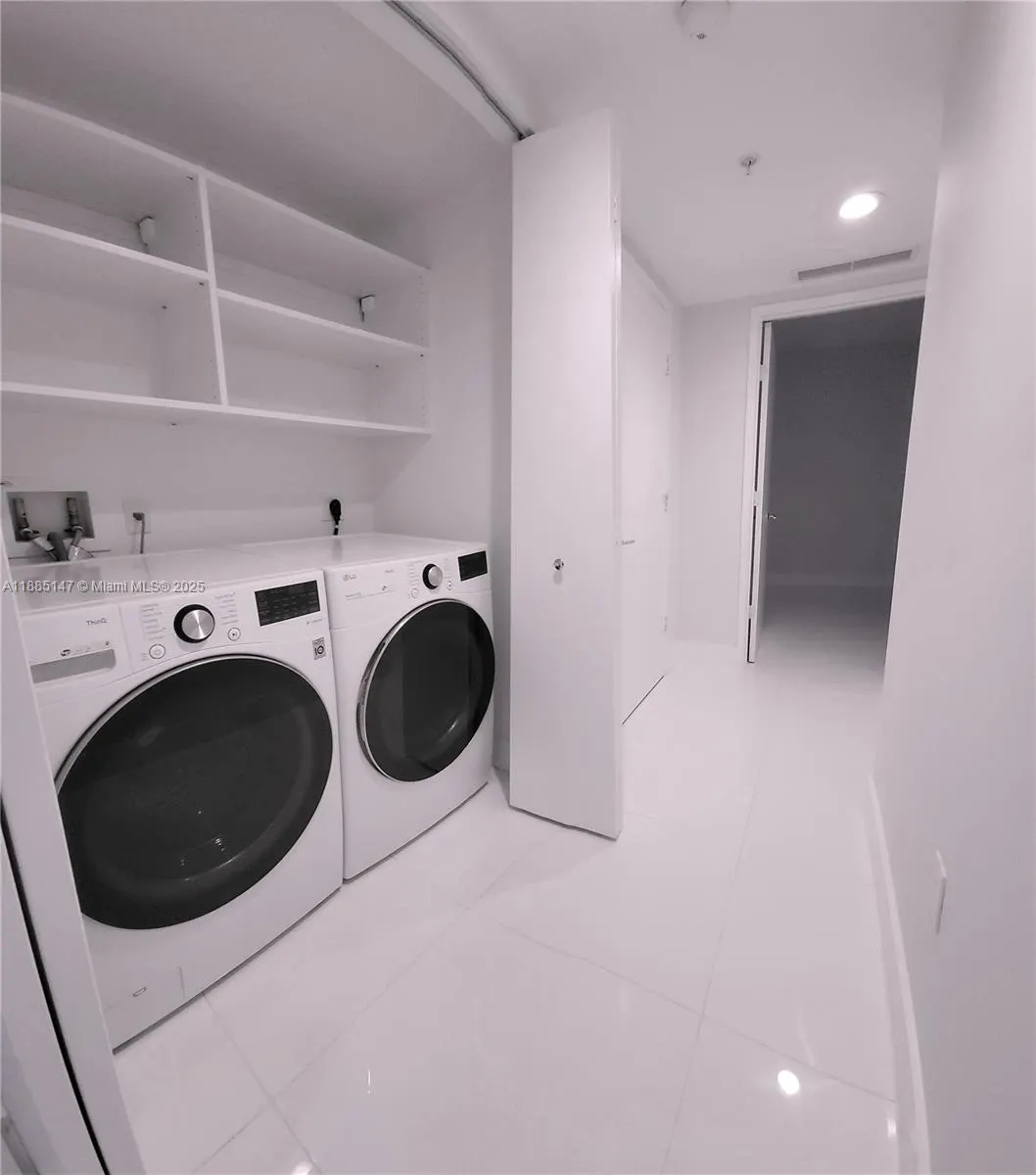 250 Sunny Isles Blvd, #3-705