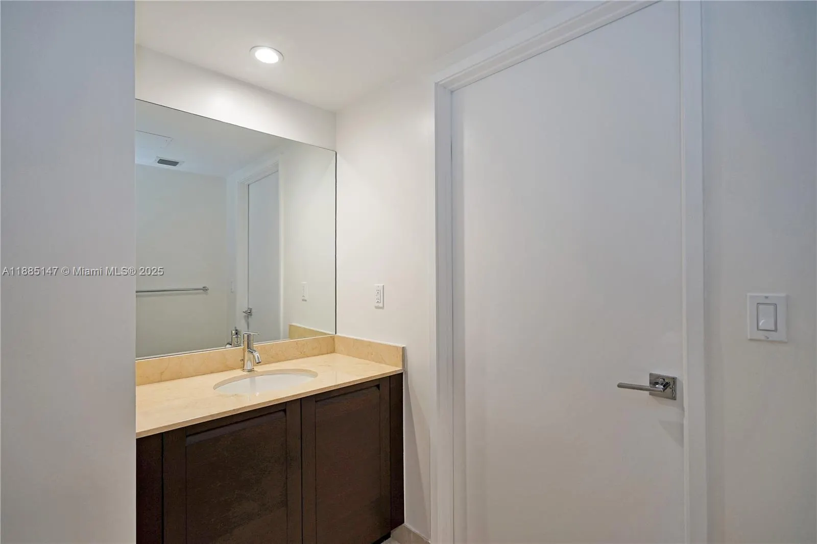 250 Sunny Isles Blvd, #3-705