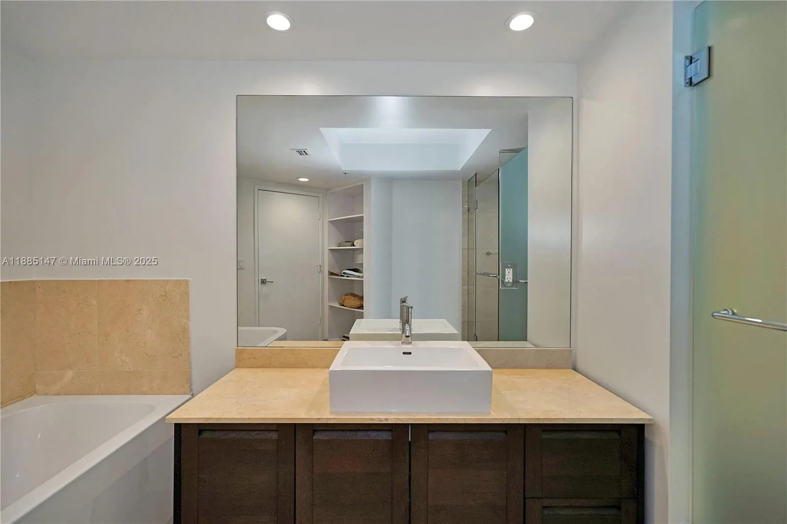 250 Sunny Isles Blvd, #3-705
