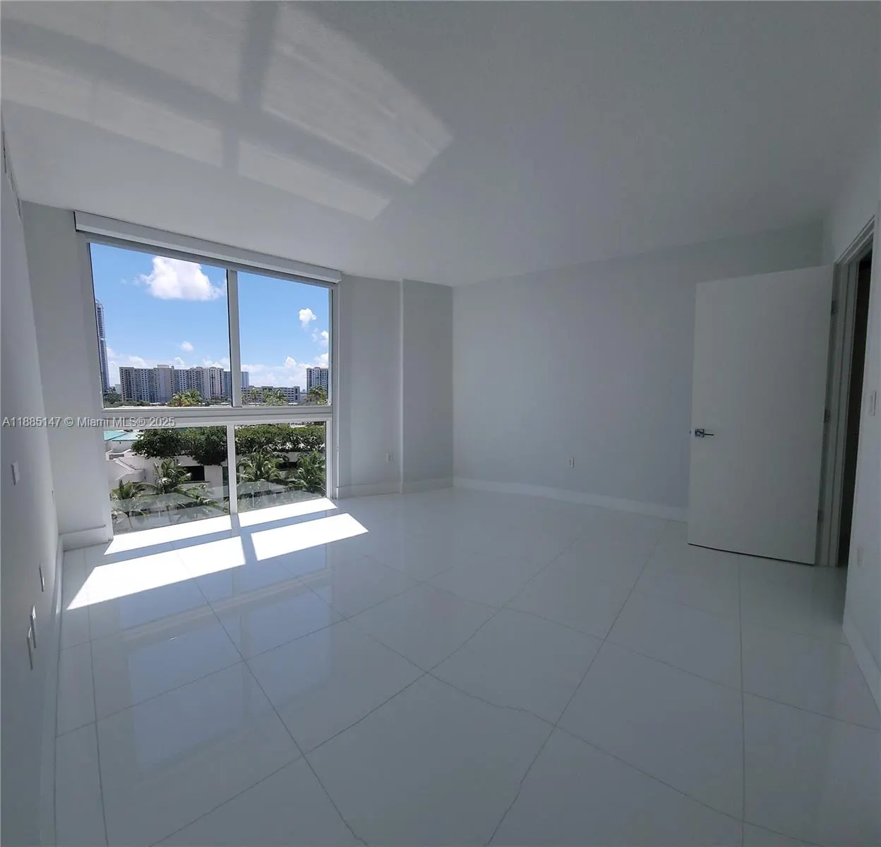 250 Sunny Isles Blvd, #3-705