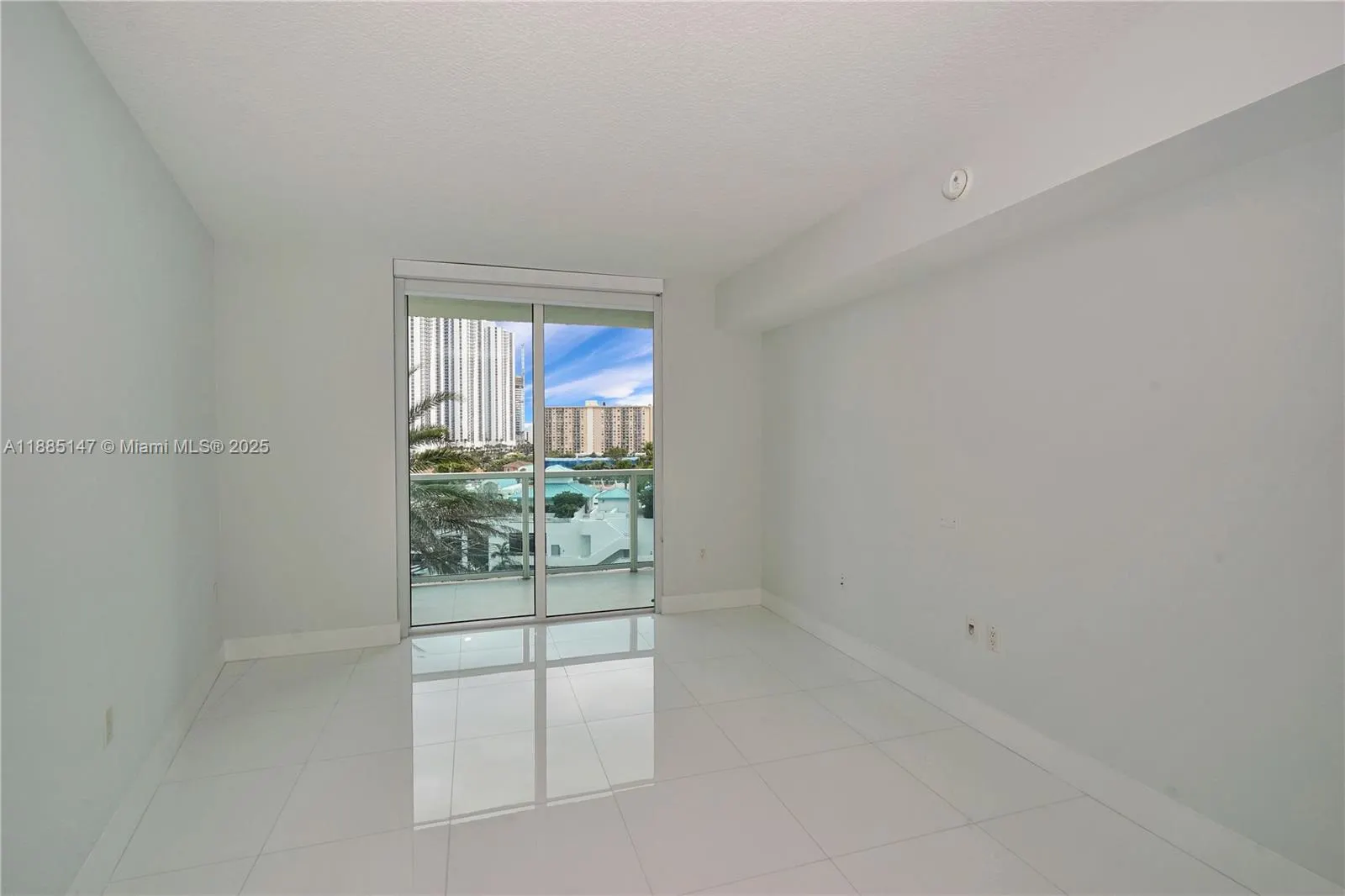 250 Sunny Isles Blvd, #3-705