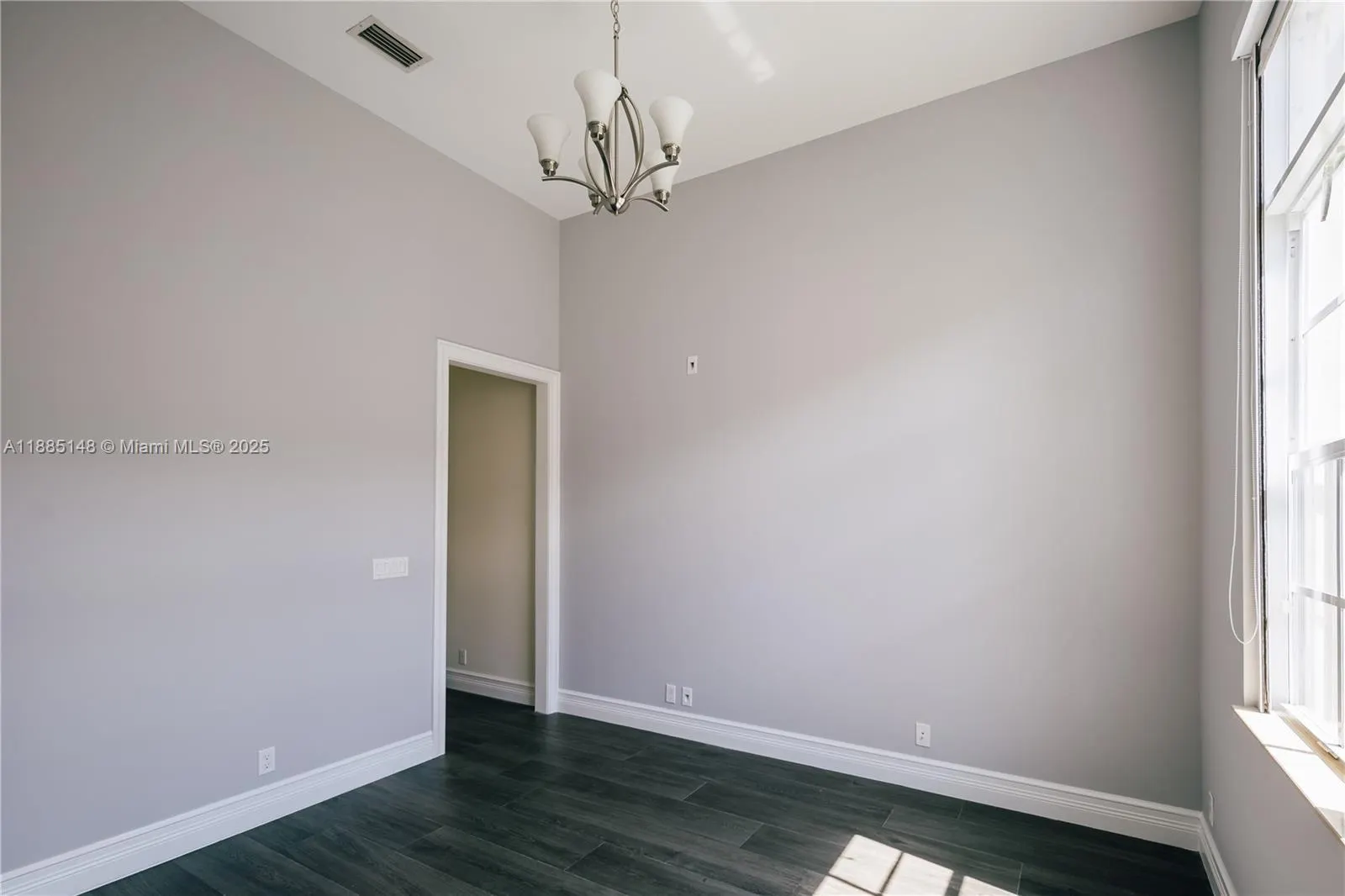 8239 NW 124th Ter
