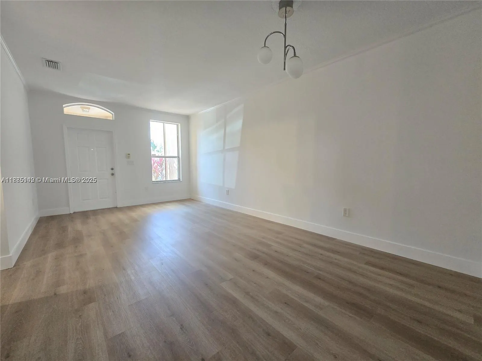 129 Riverwalk Cir, #129