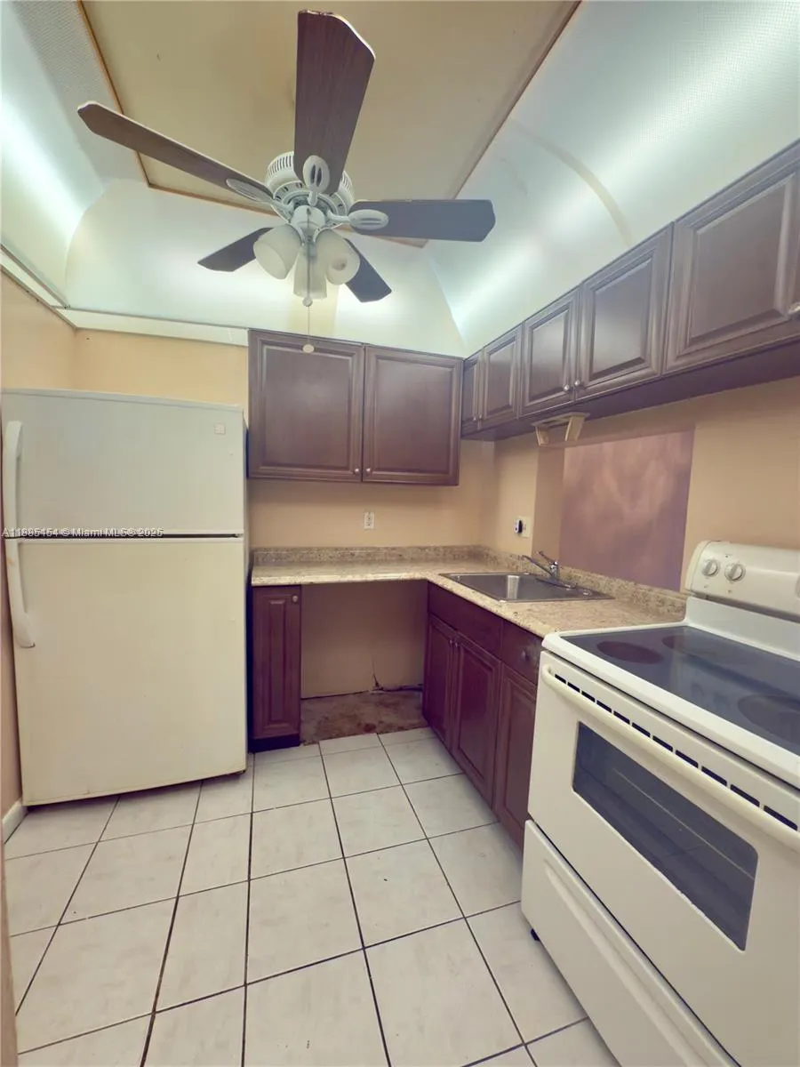 2800 NW 56th Ave, #E104
