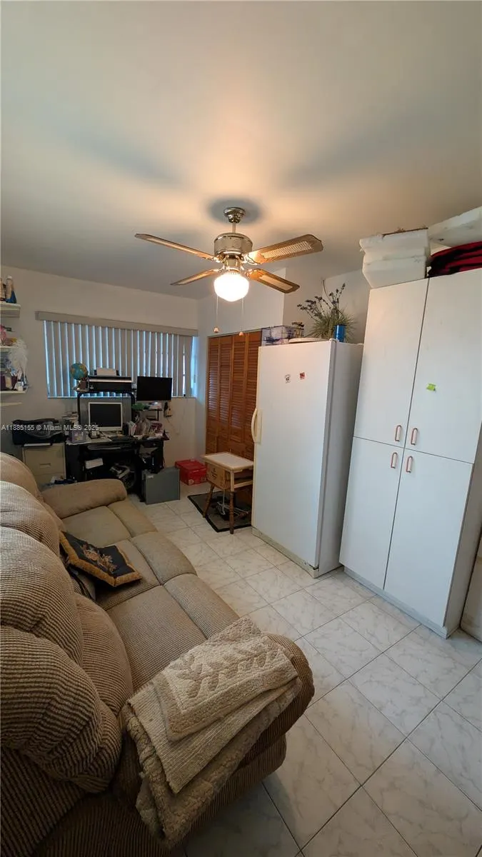 900 W 50th Pl