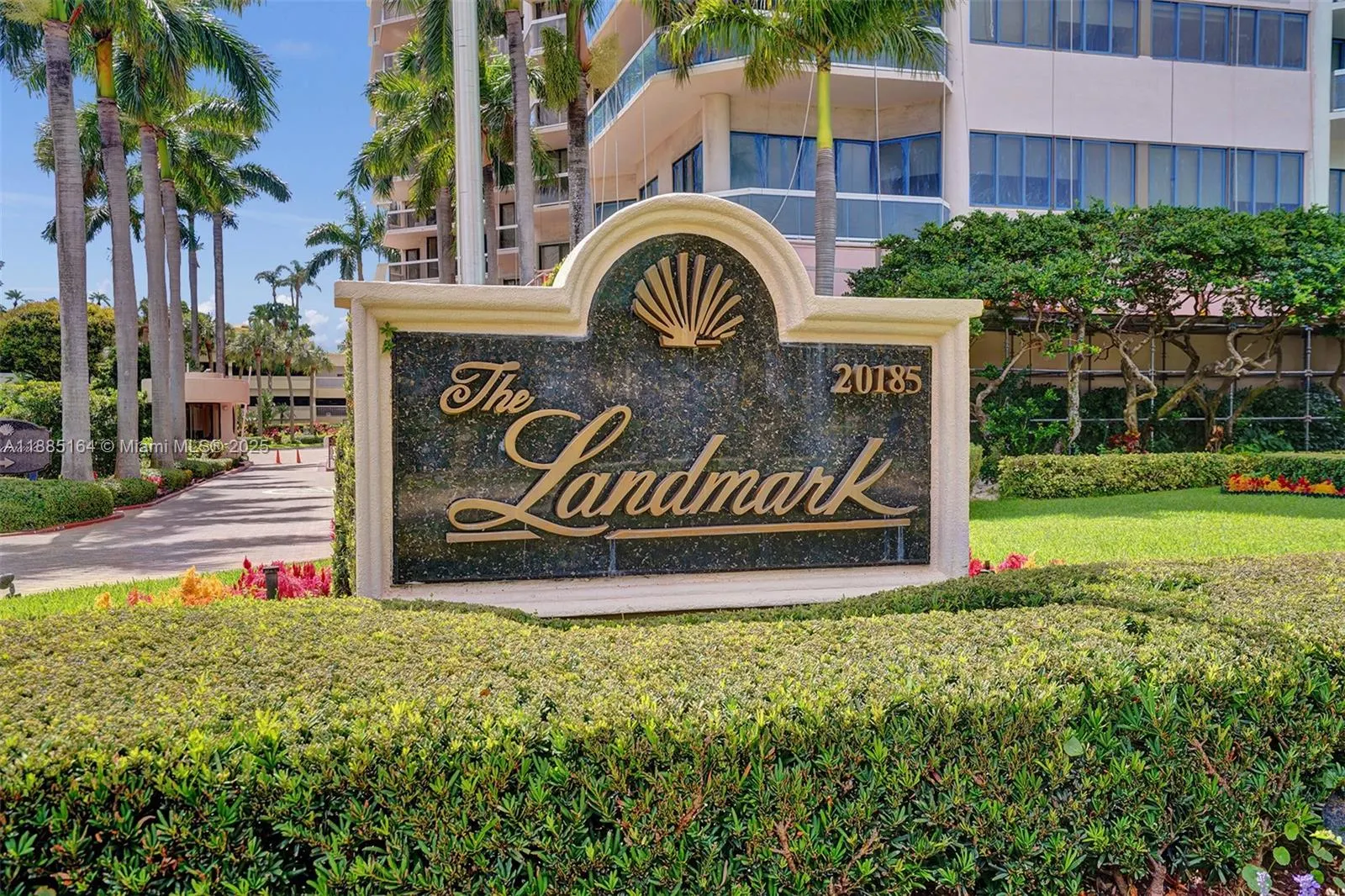 20185 E Country Club Dr, #2304