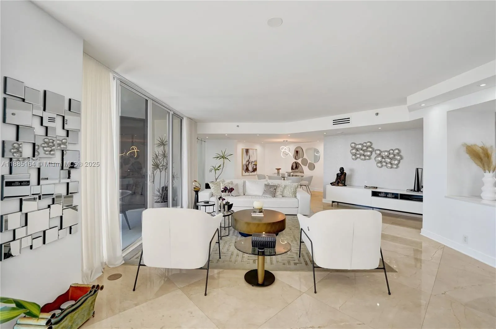 20185 E Country Club Dr, #2304