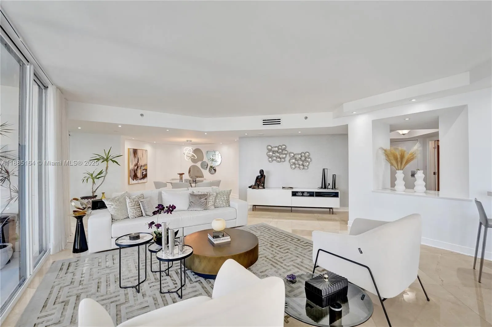 20185 E Country Club Dr, #2304