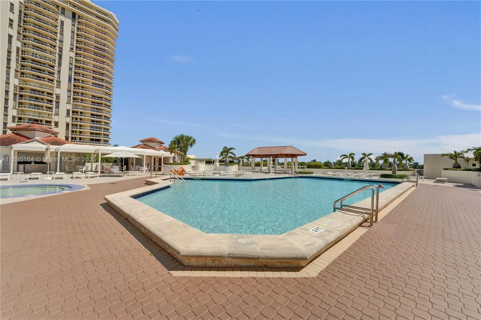 20185 E Country Club Dr, #2304