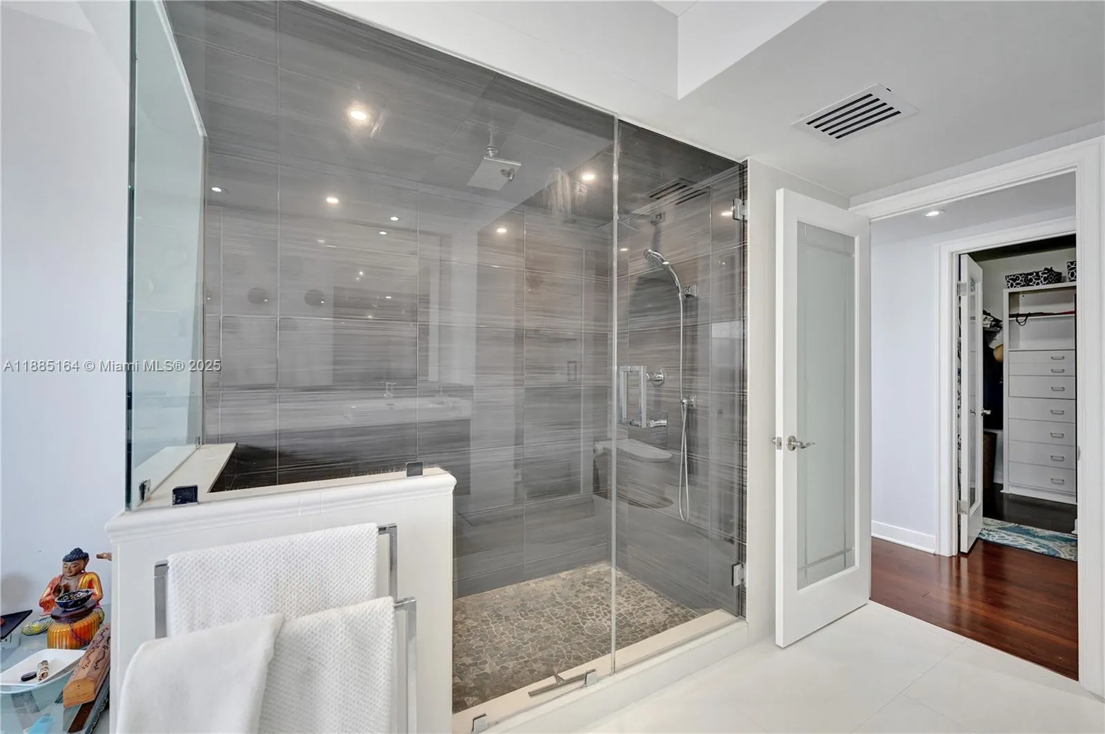 20185 E Country Club Dr, #2304