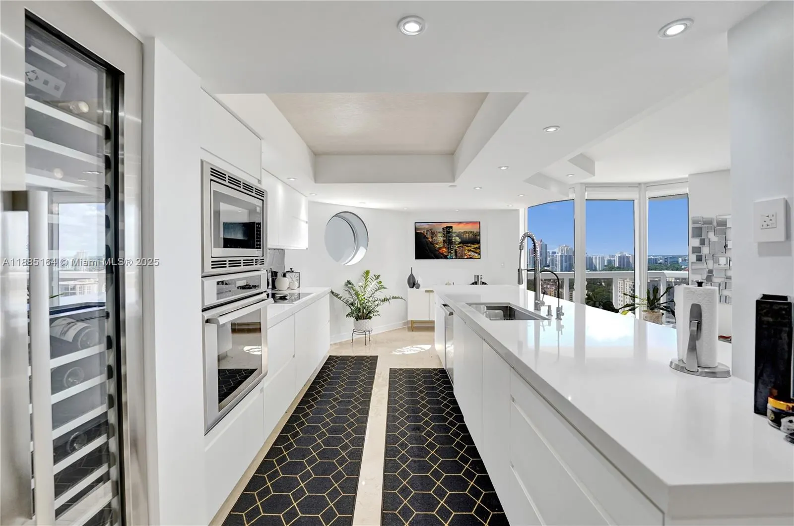 20185 E Country Club Dr, #2304