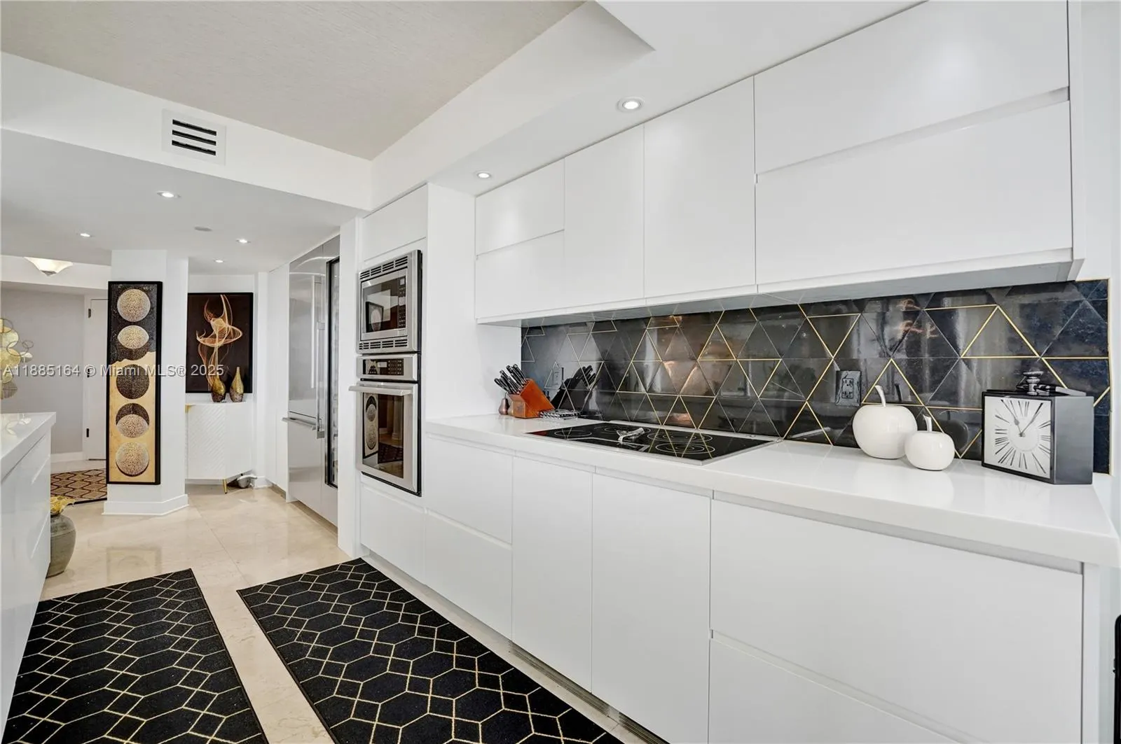 20185 E Country Club Dr, #2304