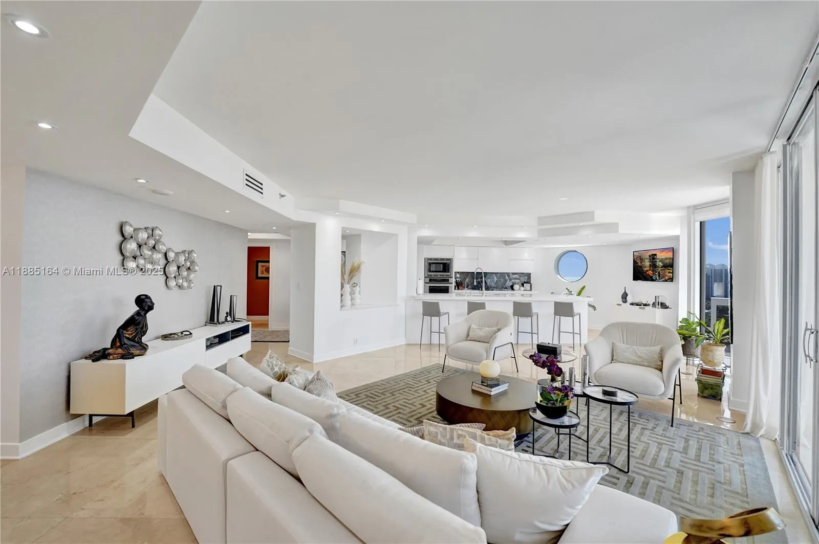 20185 E Country Club Dr, #2304