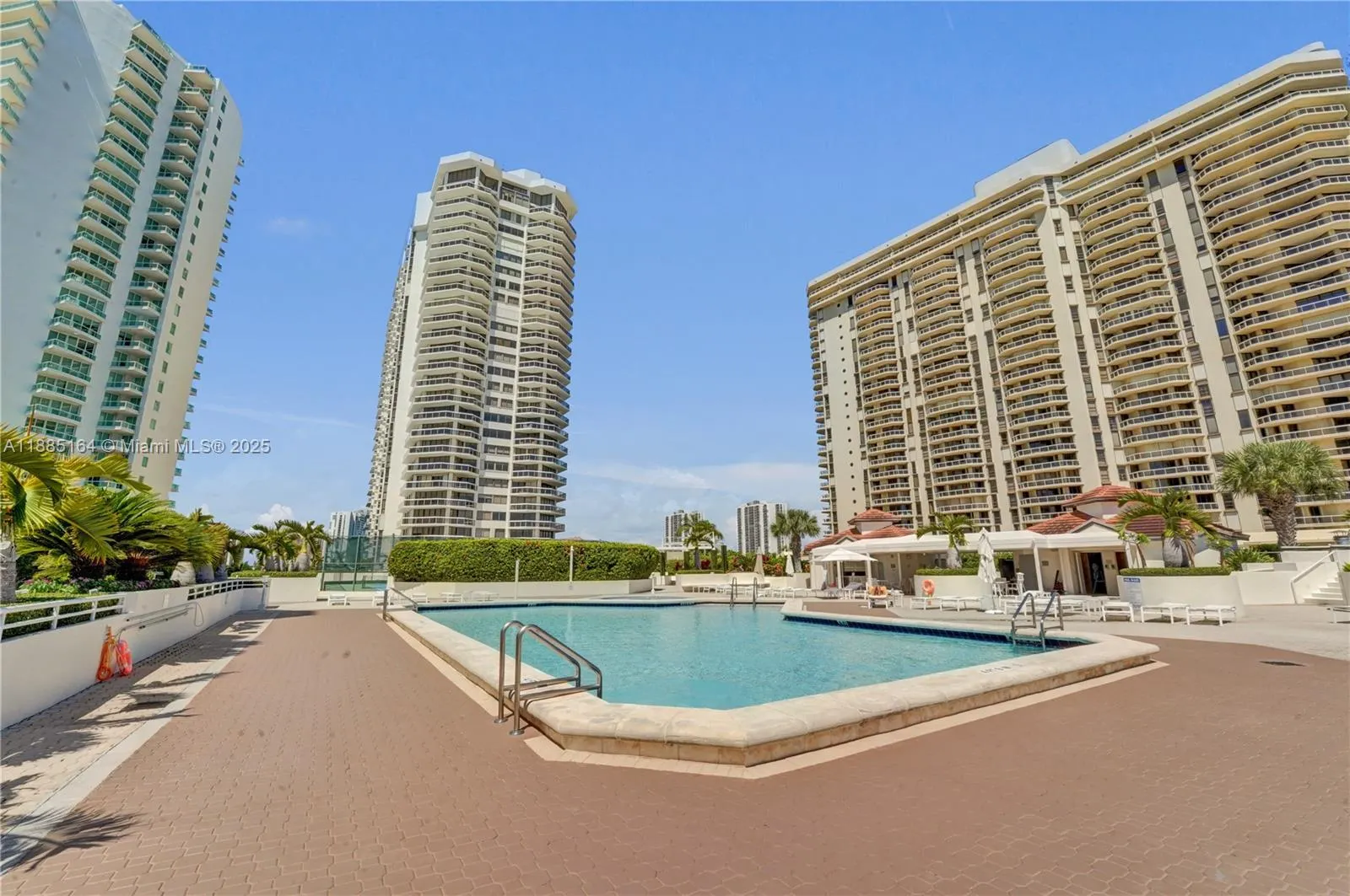 20185 E Country Club Dr, #2304