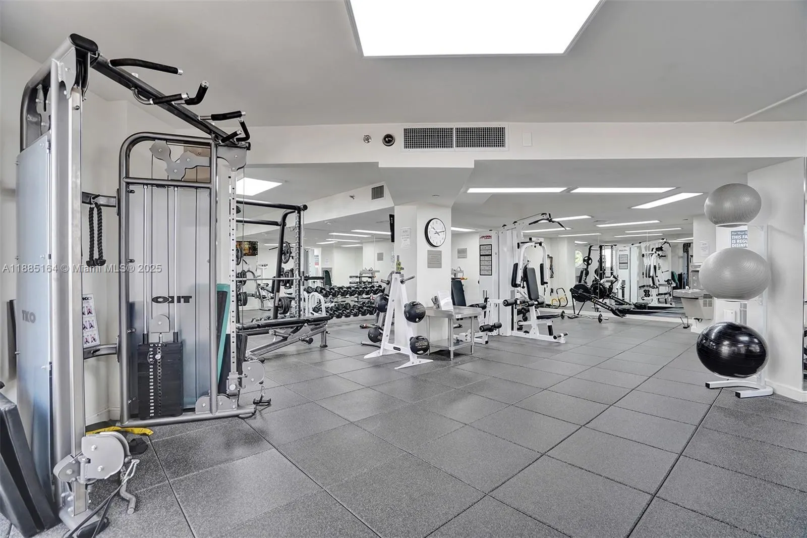 20185 E Country Club Dr, #2304