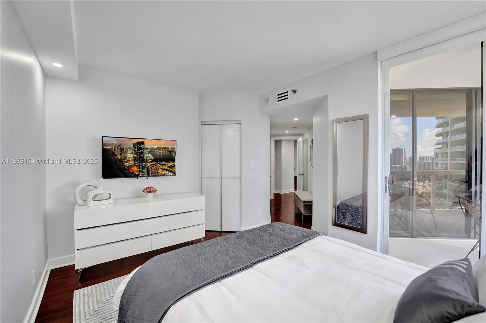 20185 E Country Club Dr, #2304