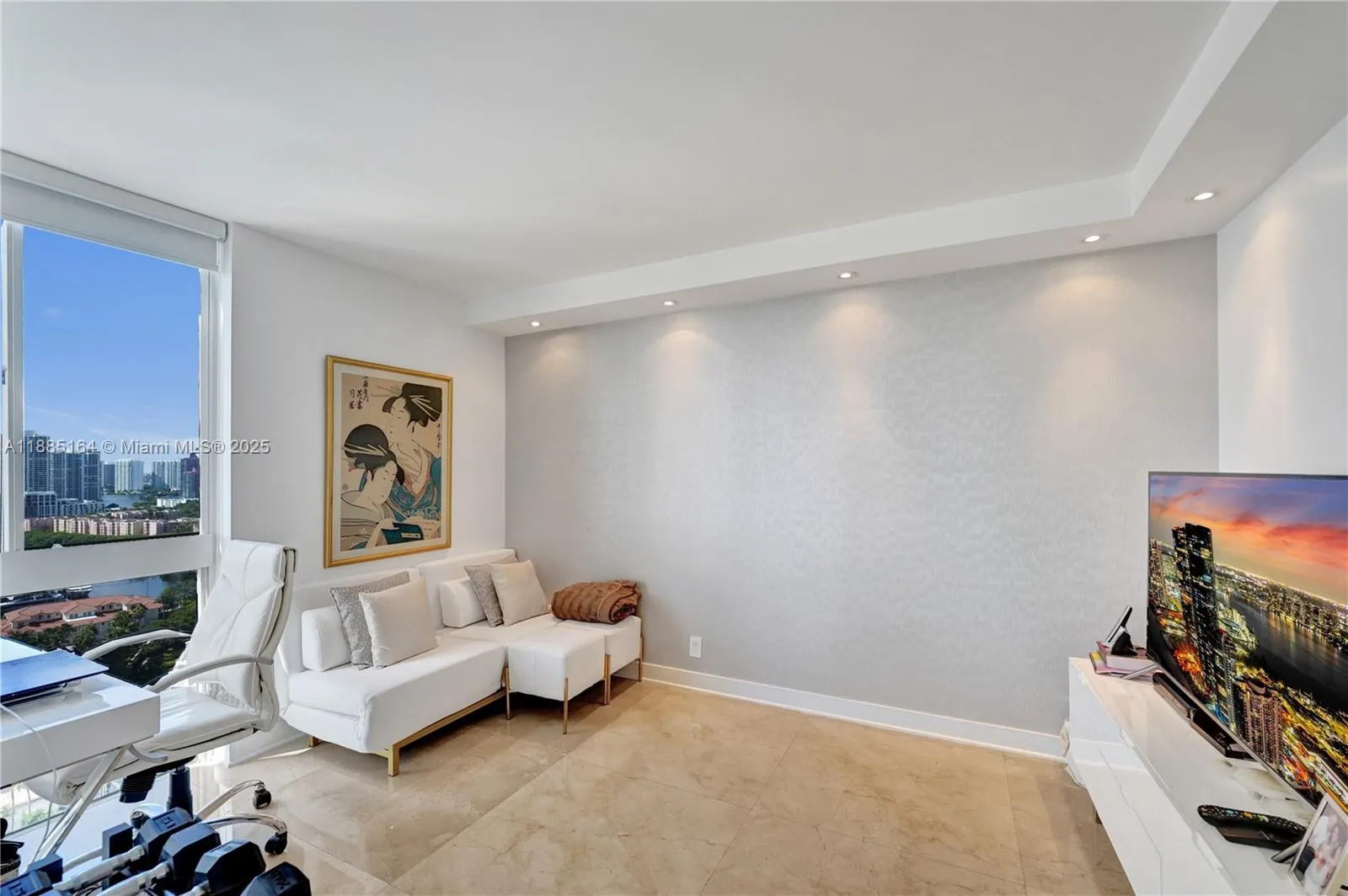 20185 E Country Club Dr, #2304