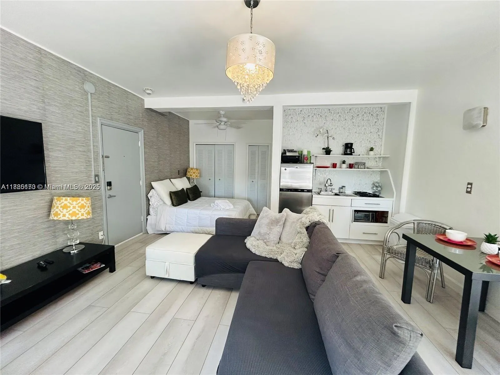3710 Collins Ave, #N-200
