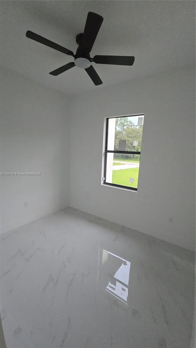 939 Sentinela Blvd
