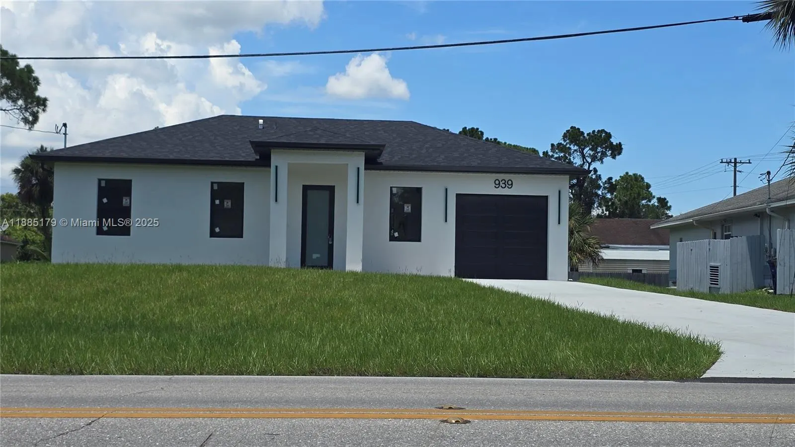 939 Sentinela Blvd