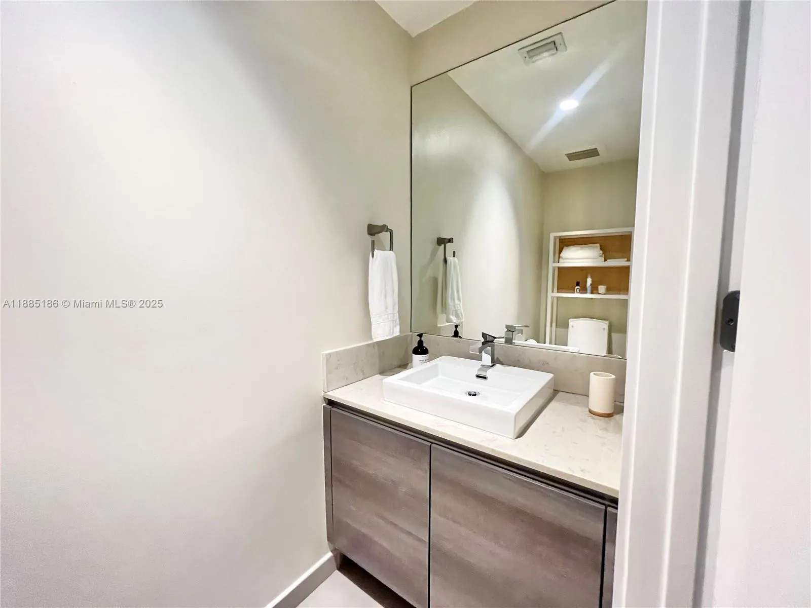1080 Brickell Ave, #2206