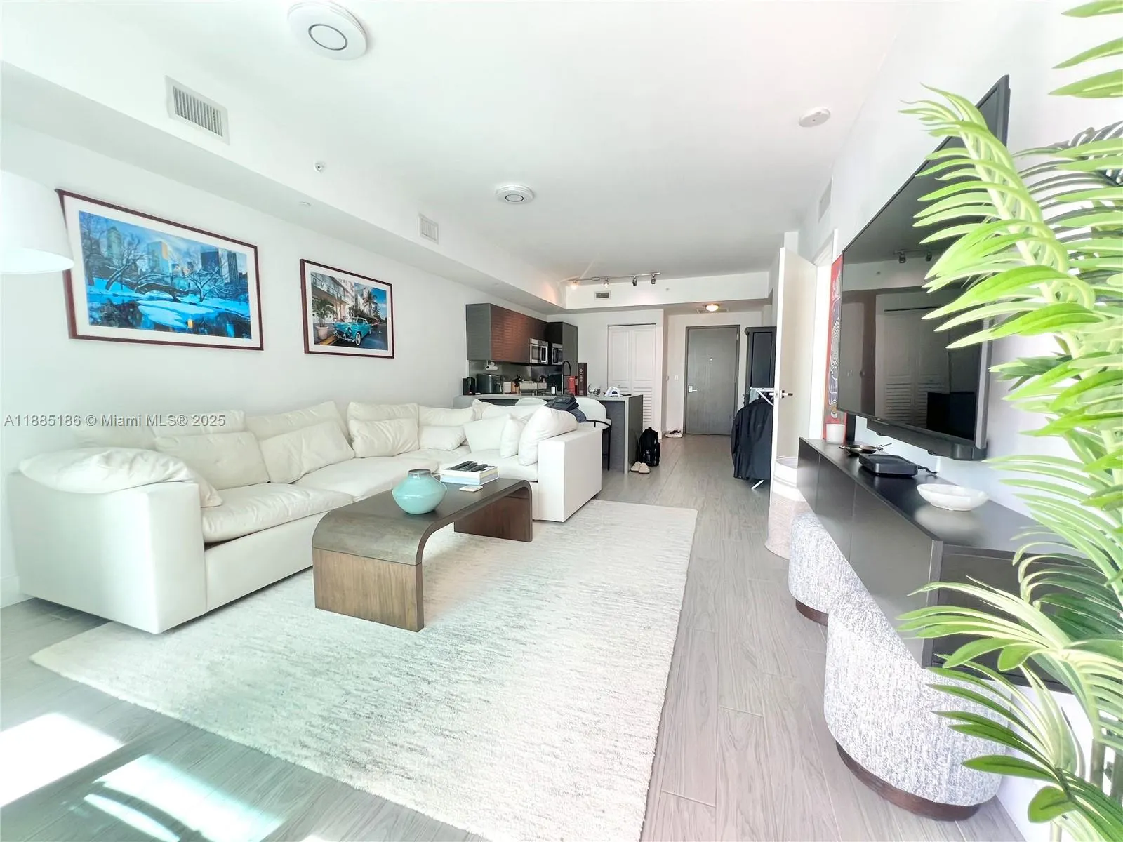 1080 Brickell Ave, #2206