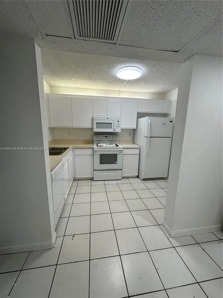 9000 NW 28th Dr, #1-109