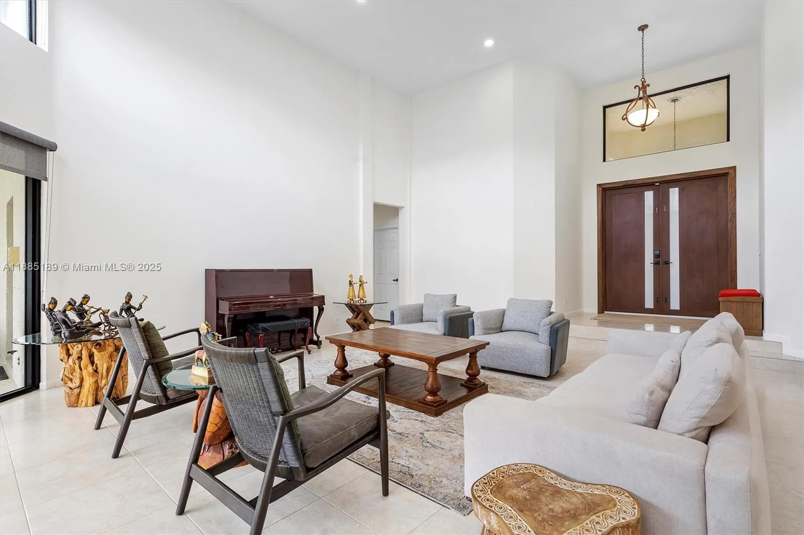 430 Alexandra Cir