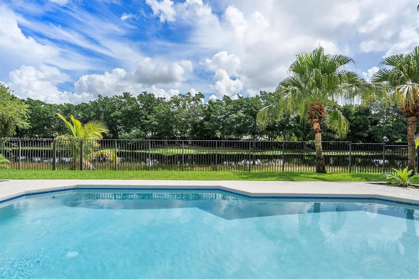 430 Alexandra Cir