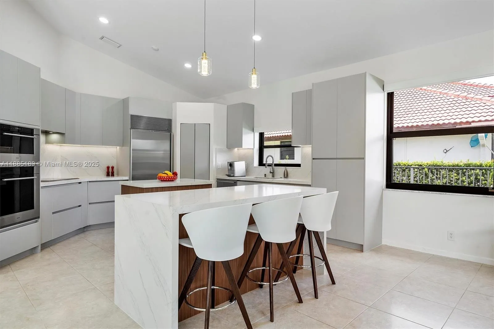430 Alexandra Cir