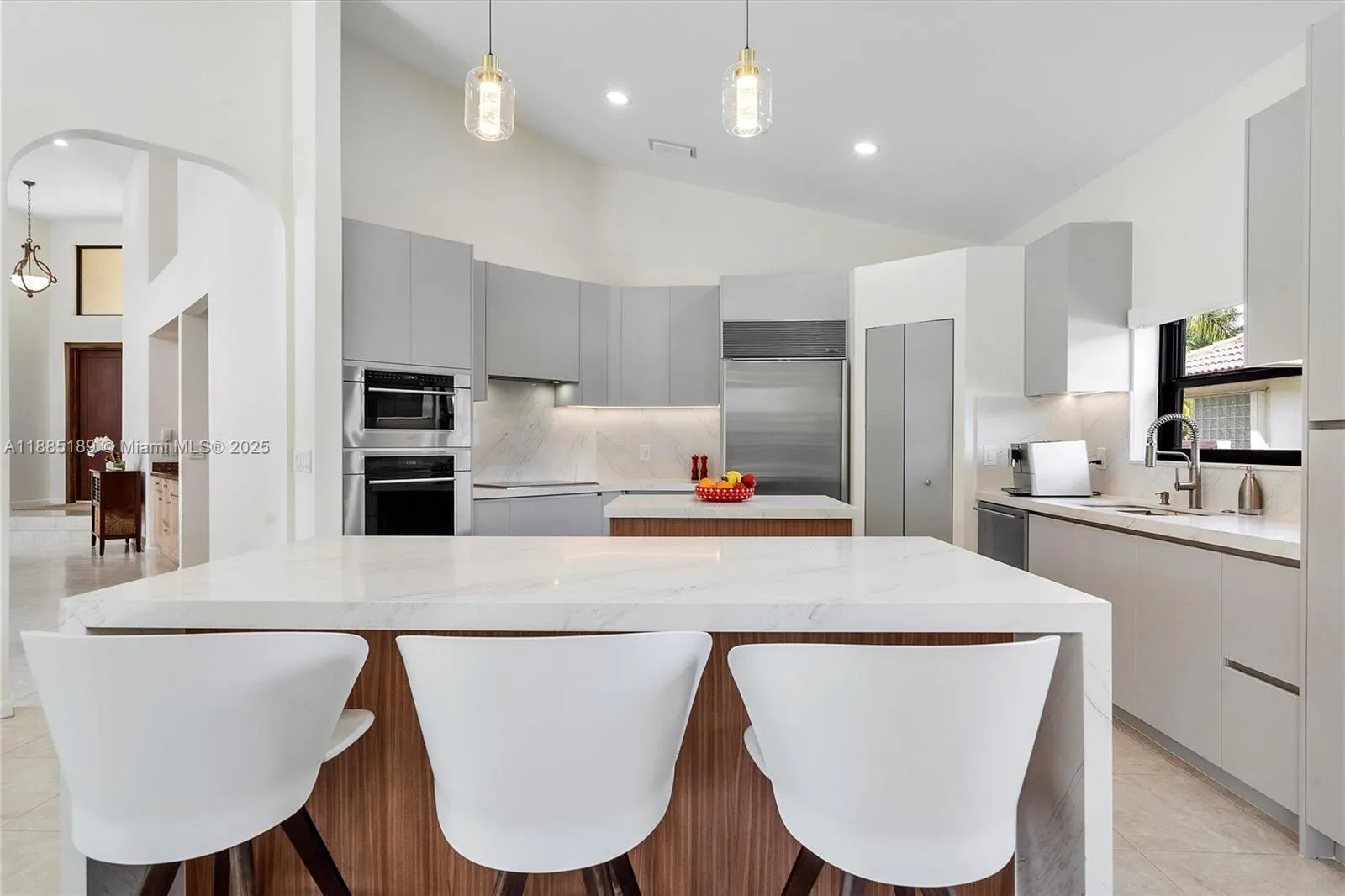 430 Alexandra Cir