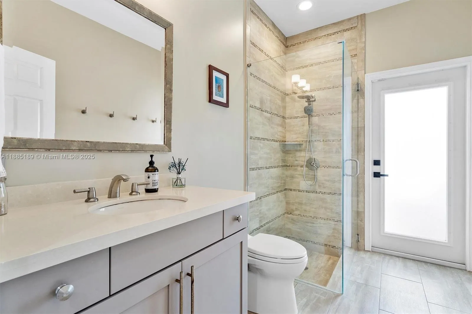 430 Alexandra Cir