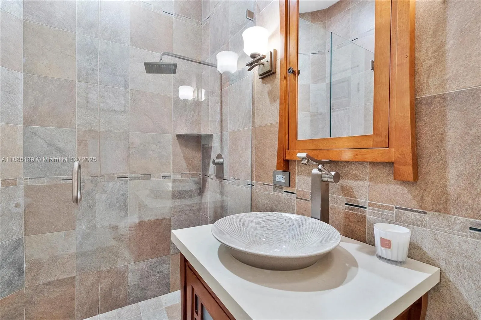 430 Alexandra Cir