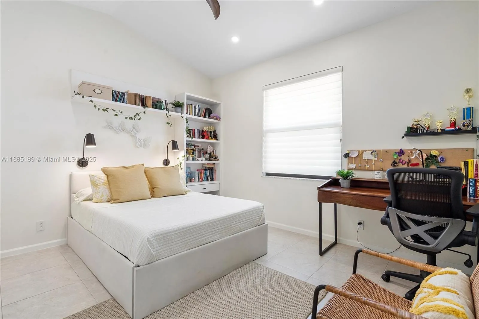430 Alexandra Cir