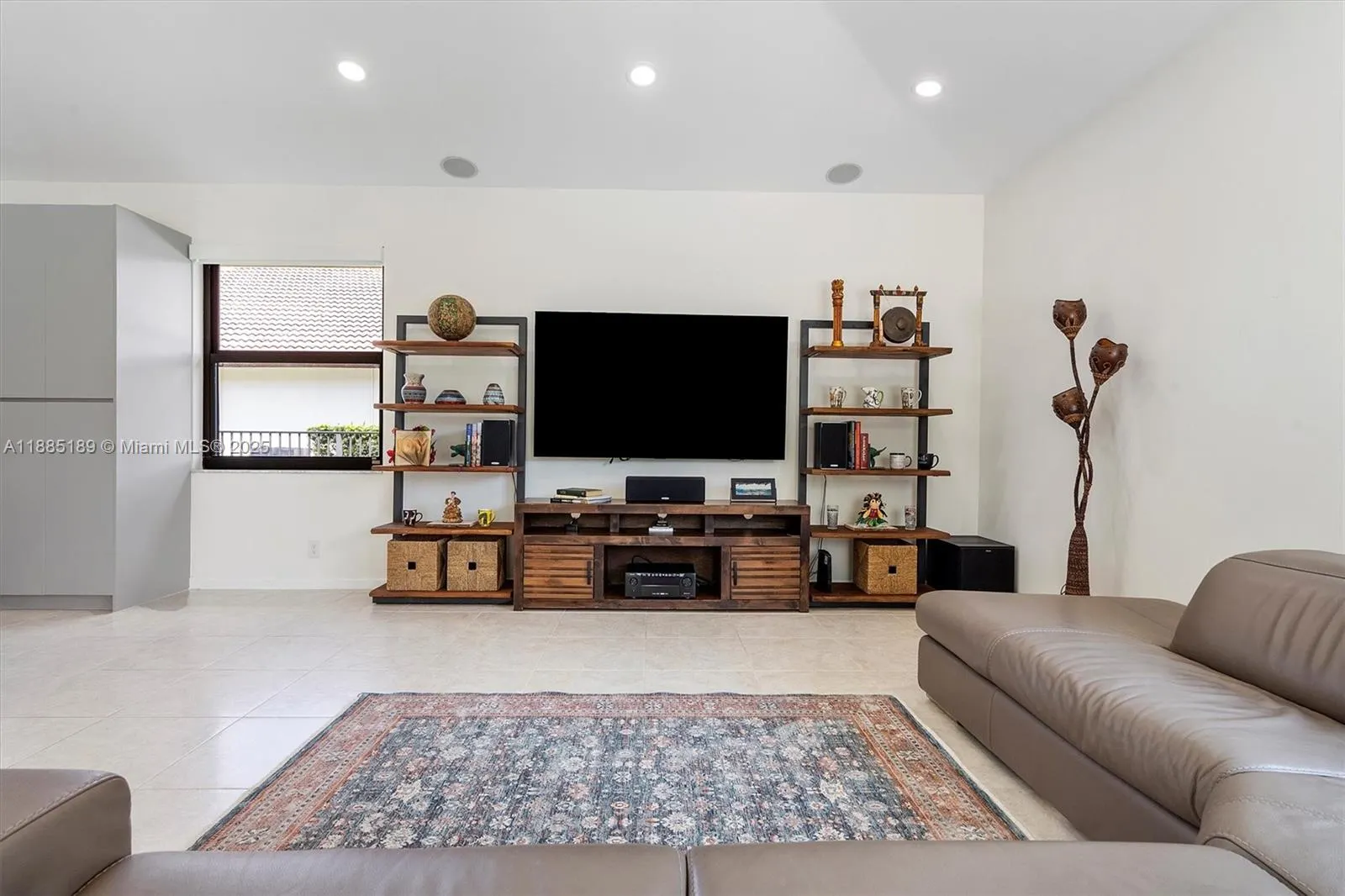 430 Alexandra Cir