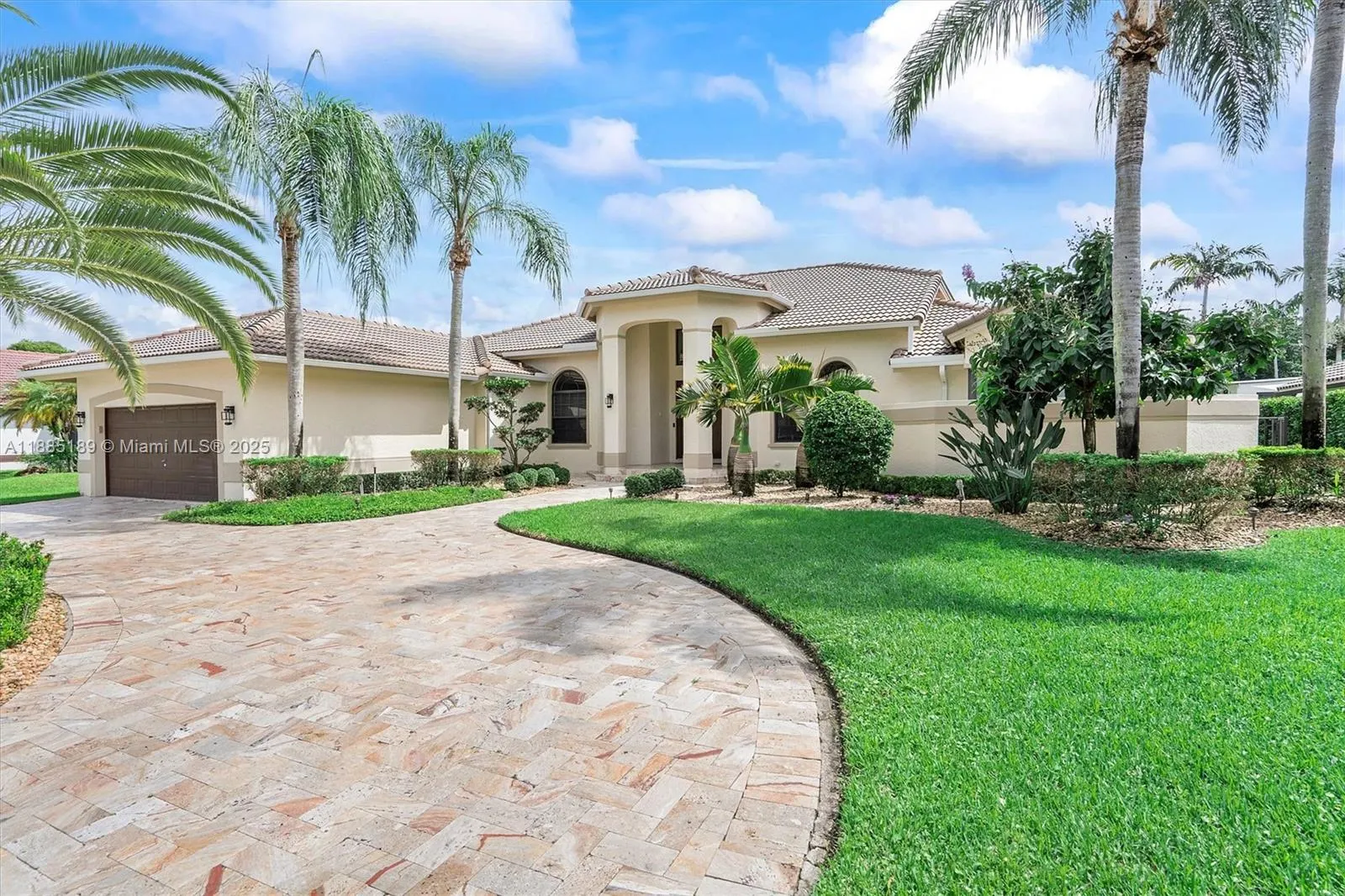 430 Alexandra Cir