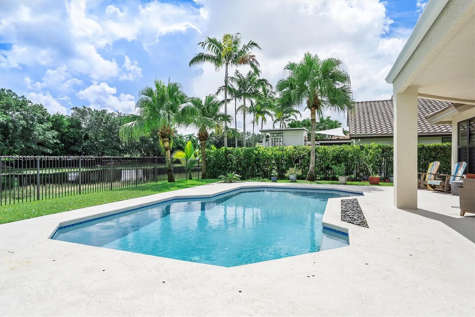 430 Alexandra Cir