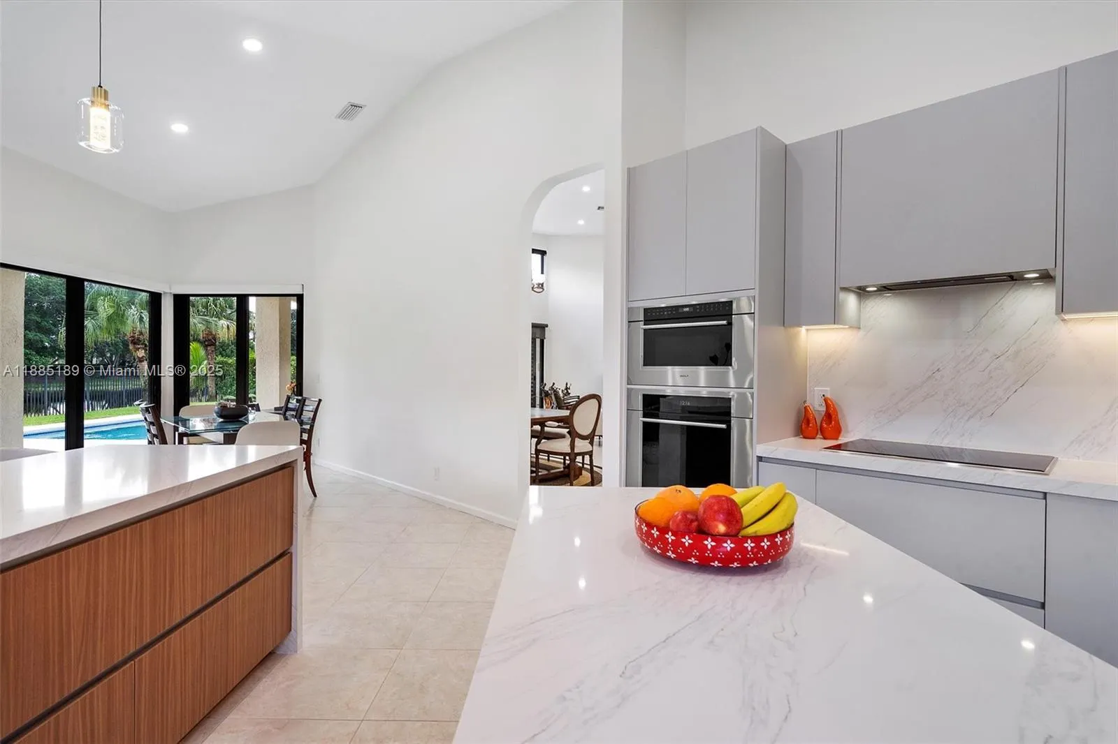 430 Alexandra Cir