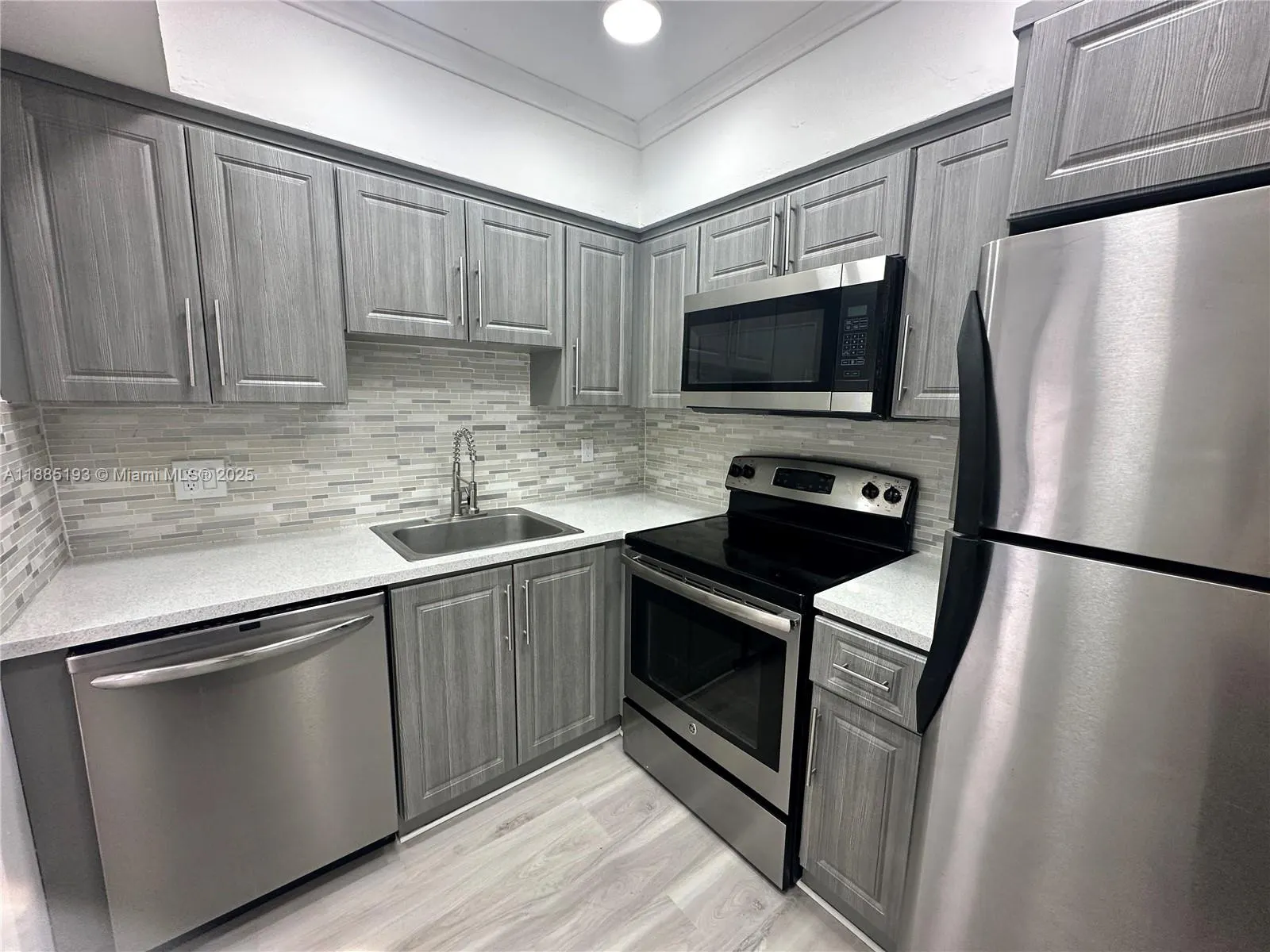 13984 NE 2nd Ct, #3-2-3