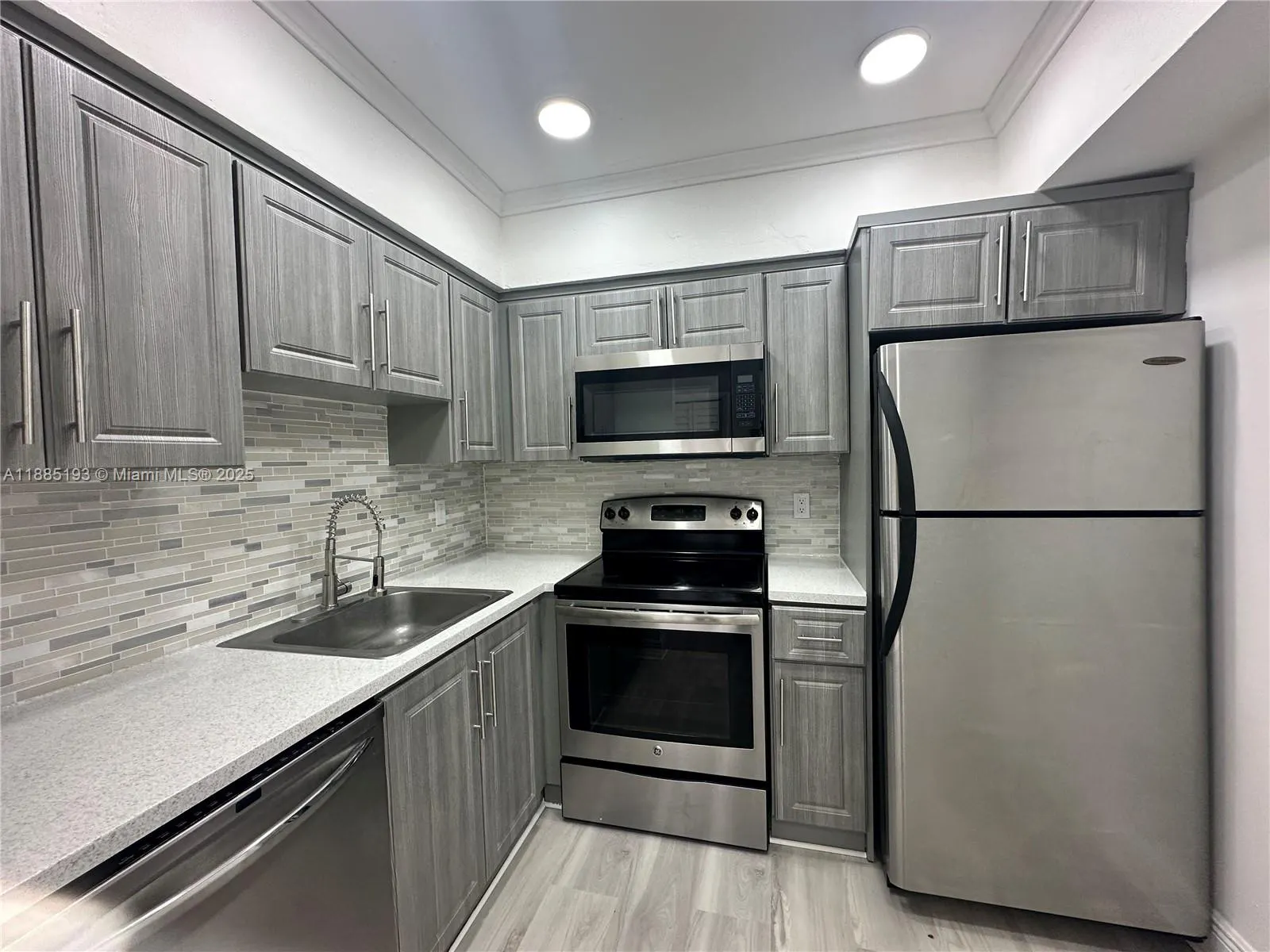 13984 NE 2nd Ct, #3-2-3
