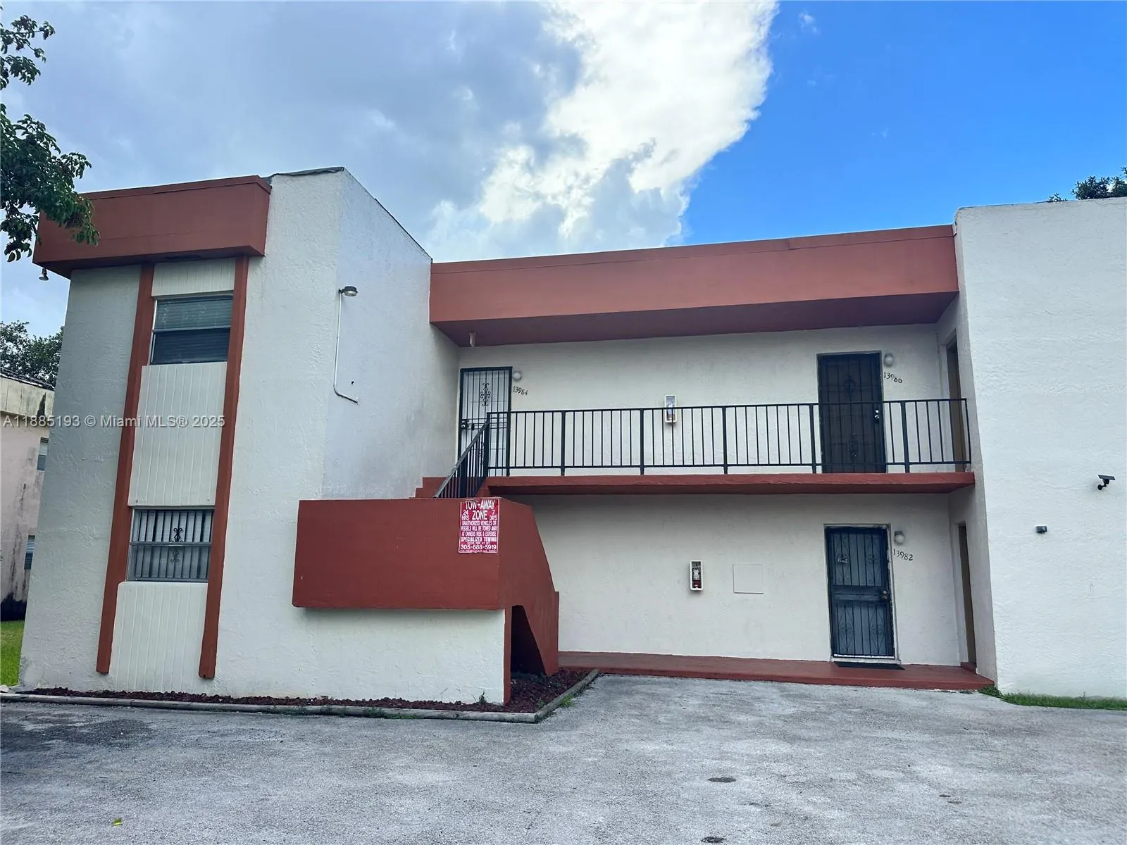 13984 NE 2nd Ct, #3-2-3