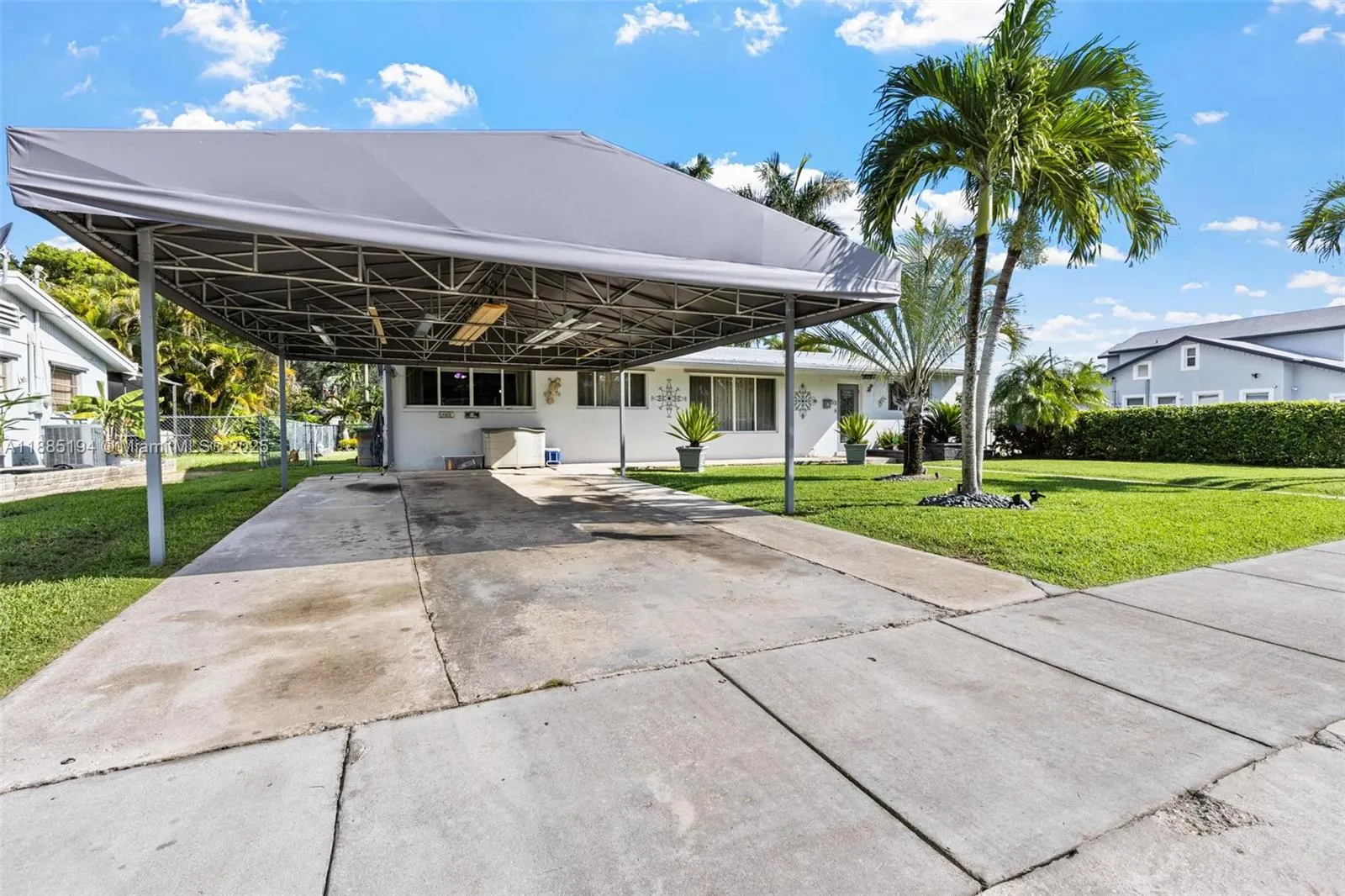 53 NW 19th St