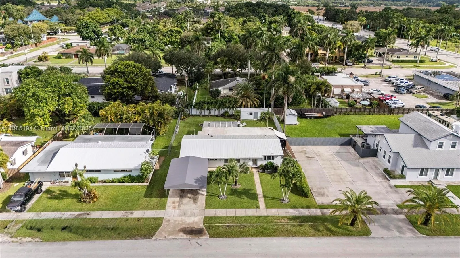 53 NW 19th St