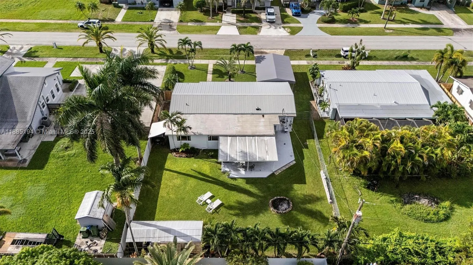53 NW 19th St