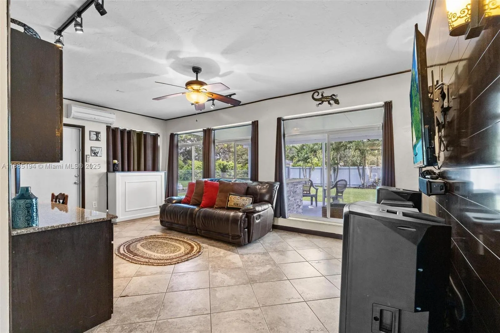 53 NW 19th St