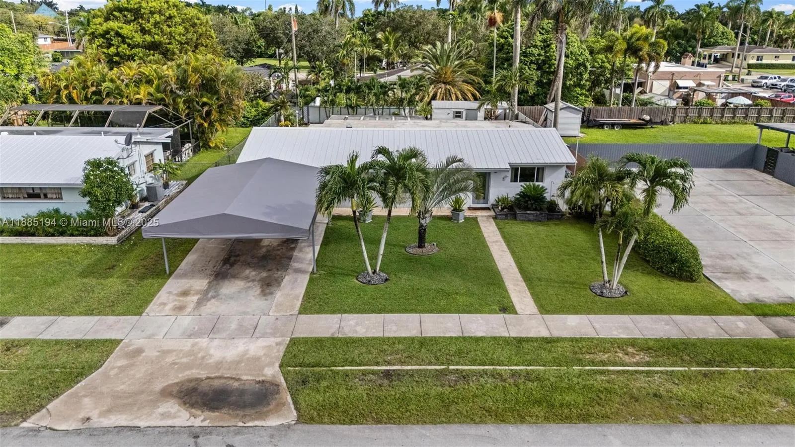 53 NW 19th St