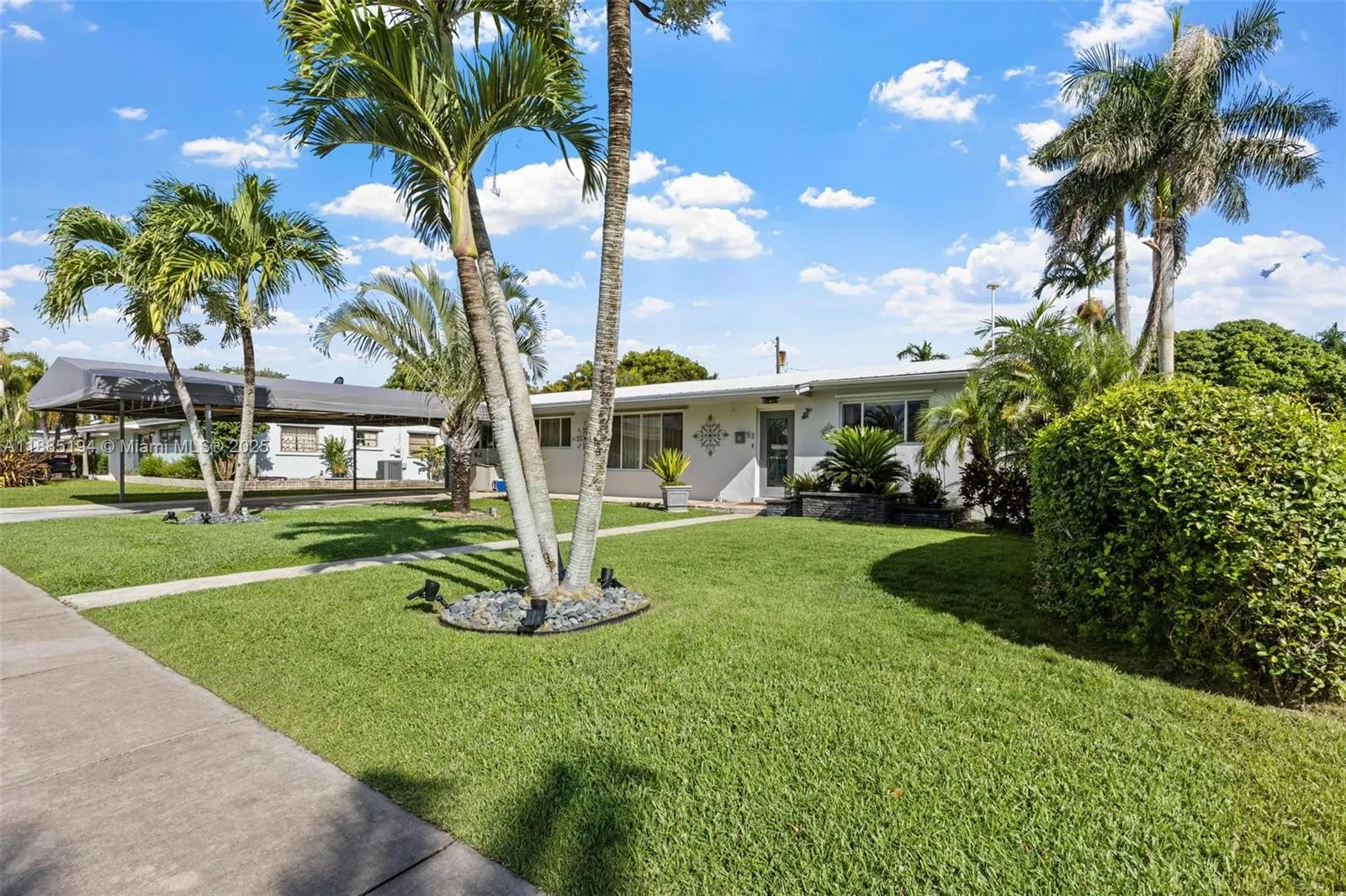 53 NW 19th St