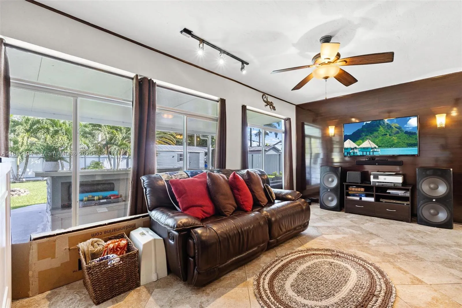 53 NW 19th St